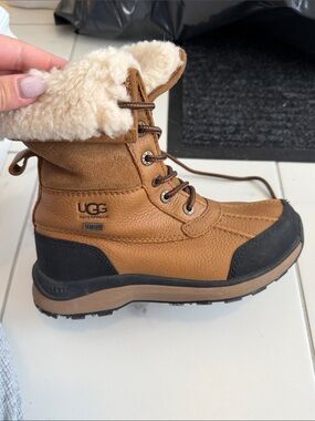 UGG Chestnut and Black Waterproof Shearling-Trim Lace-Up Boot